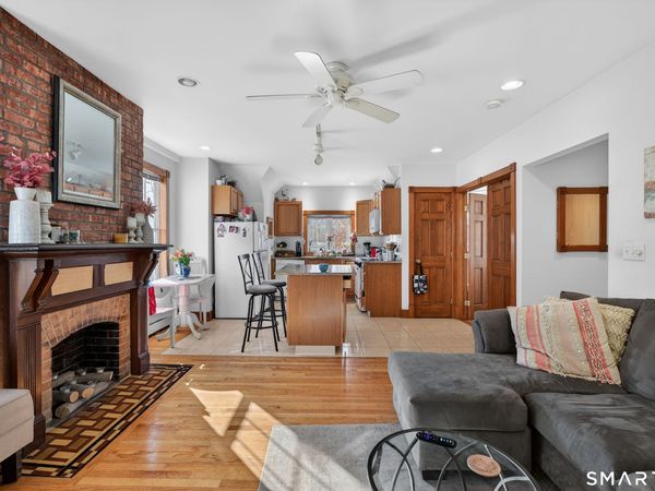 245 Edwards, Unit 2R, New Haven, CT 06511