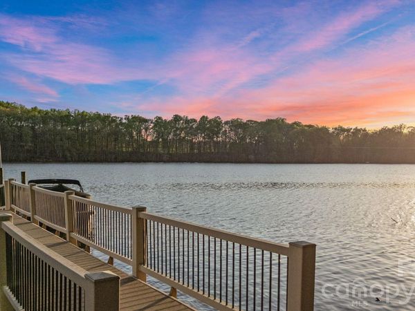 901 Sunset Pointe Drive, Salisbury, NC 28146
