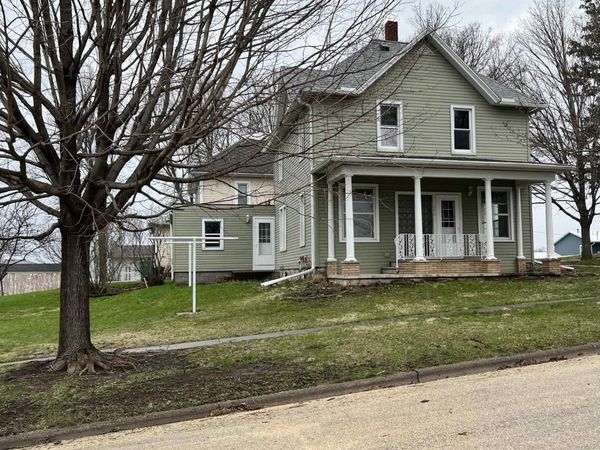 108 E Washington Street, Farmersburg, IA 52047