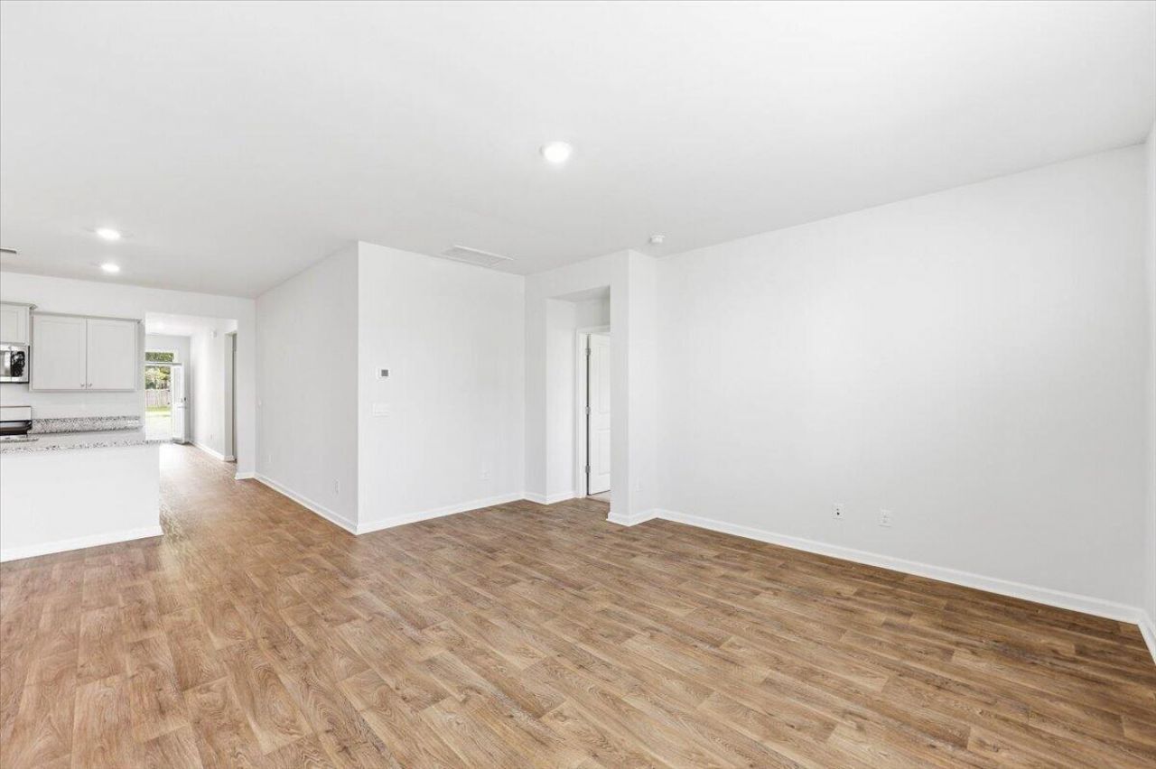 186 Lagoona Drive Photo 13