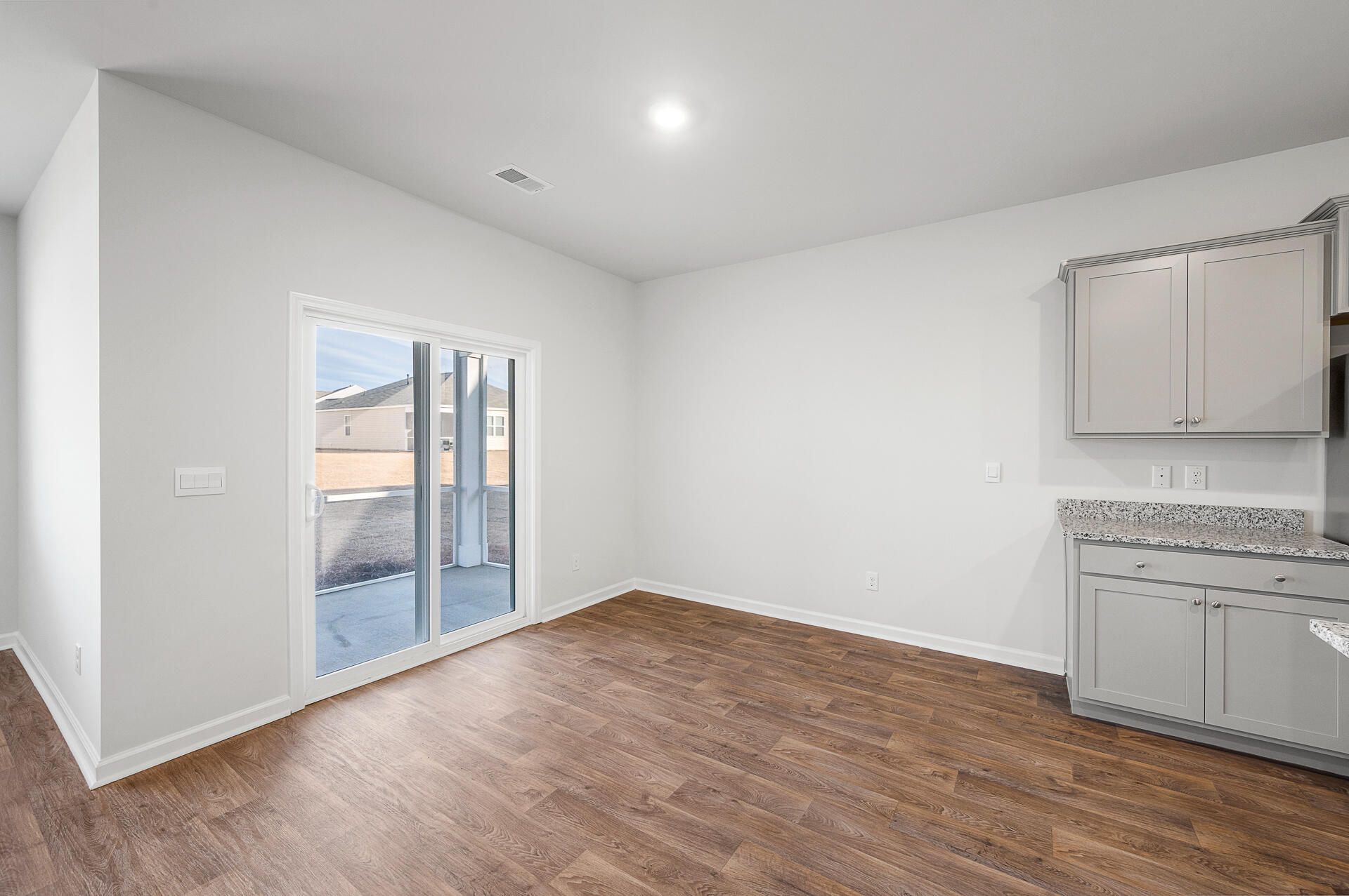 186 Lagoona Drive Photo 14