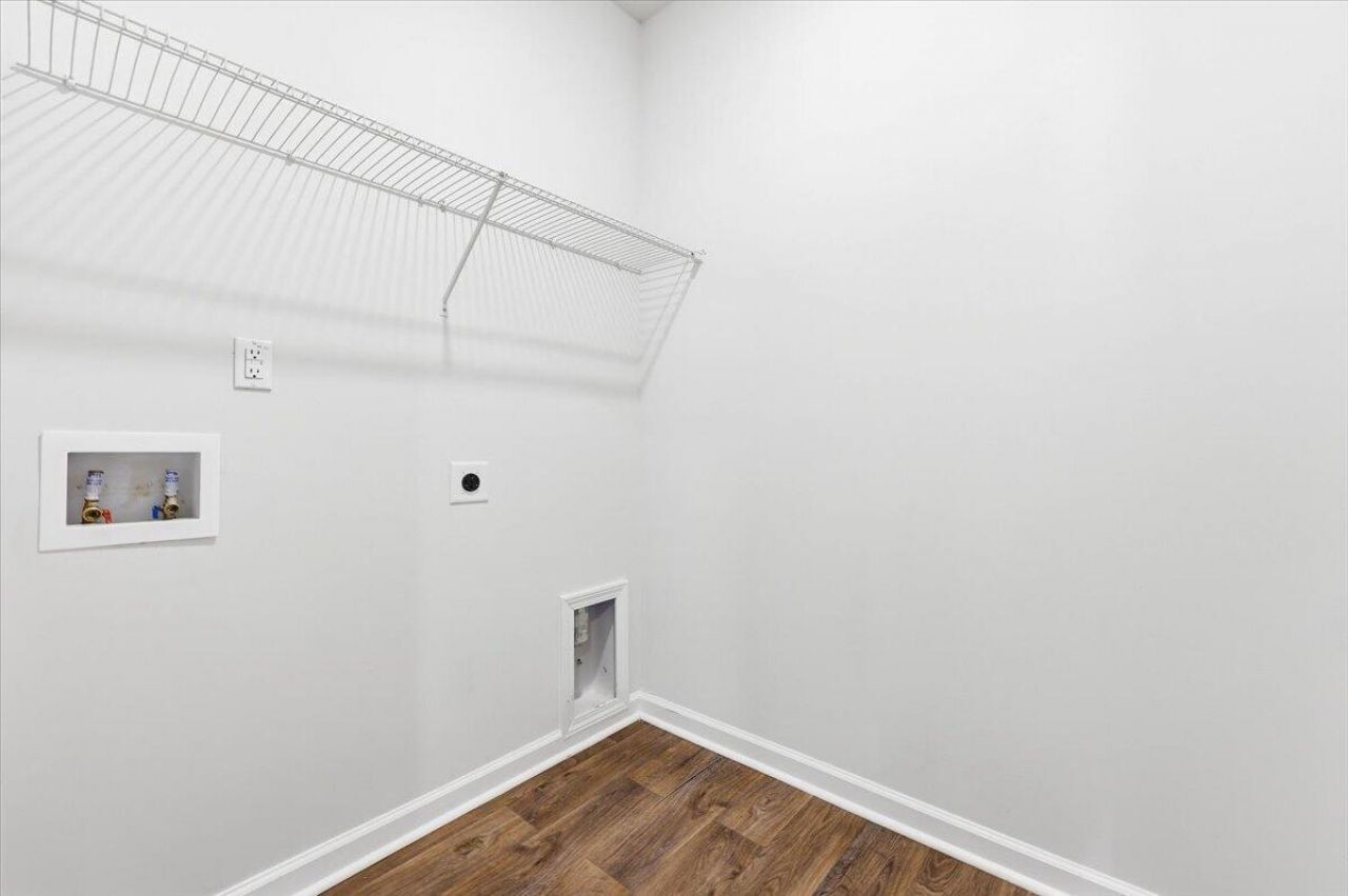 186 Lagoona Drive Photo 38