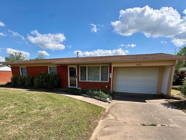1013 E 10th Street , Cushing, OK 74023