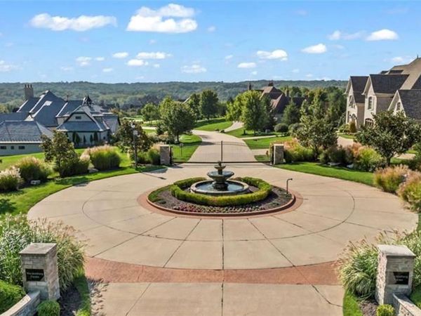 302 Wardenburg Farms Drive, Wildwood, MO 63005