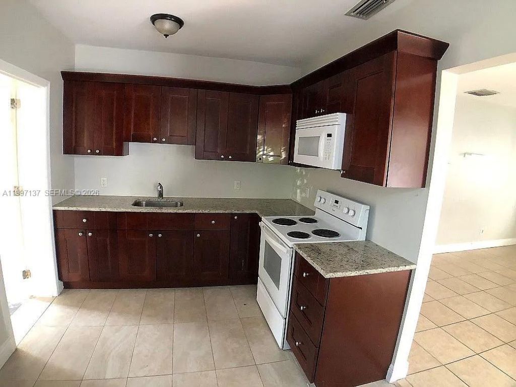 361 NE 57th St, Miami, FL 33137 Photo