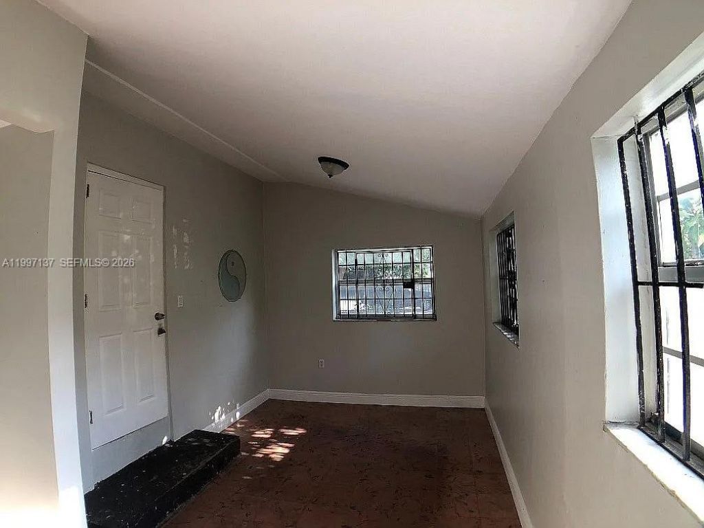 361 NE 57th St, Miami, FL 33137 Photo