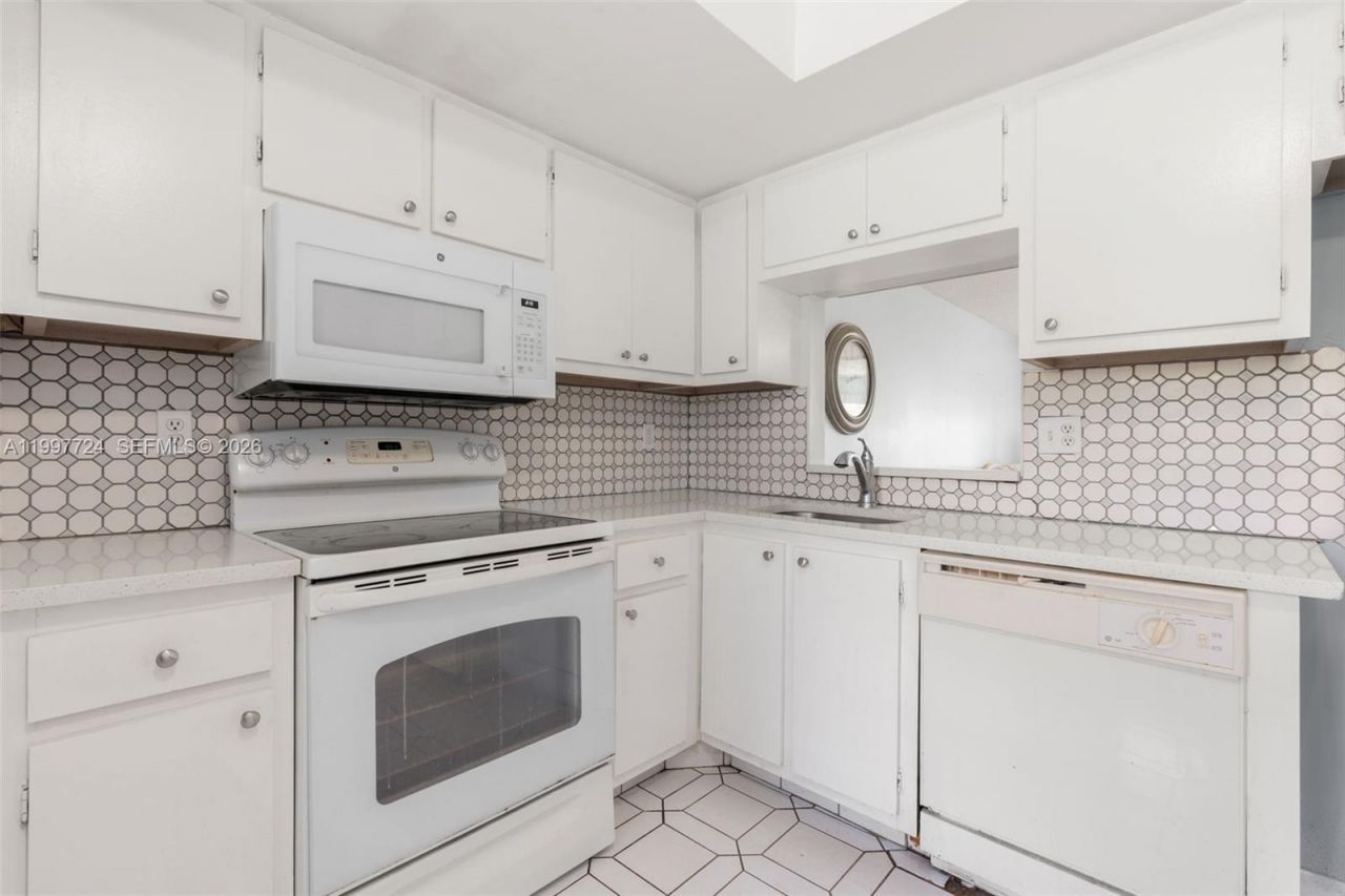 1480 NW 80th Ave , Unit 304, Margate, FL 33063 Photo