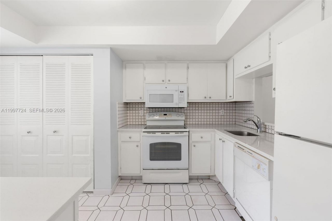 1480 NW 80th Ave , Unit 304, Margate, FL 33063 Photo