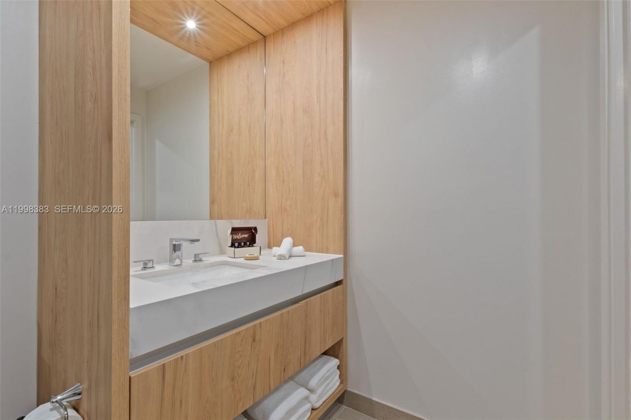 11 NE 6, Unit 2108, Miami, FL 33132 Photo