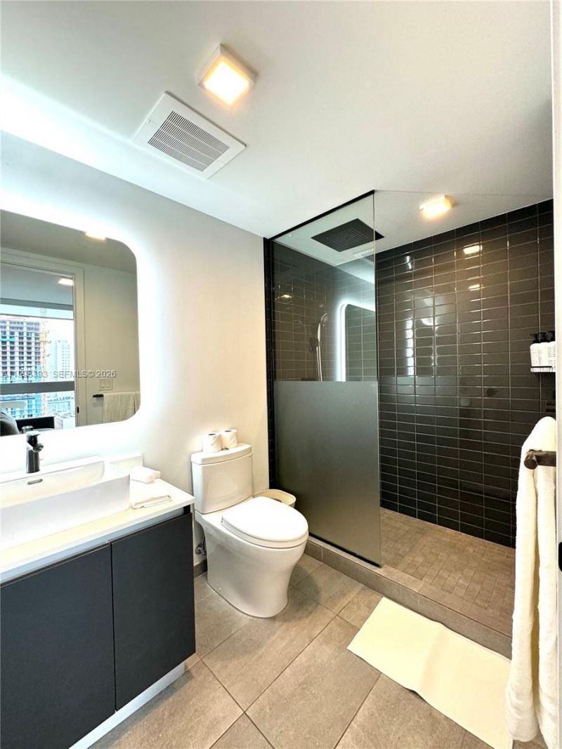 227 NE 2nd St, Unit 2306, Miami, FL 33132 Photo