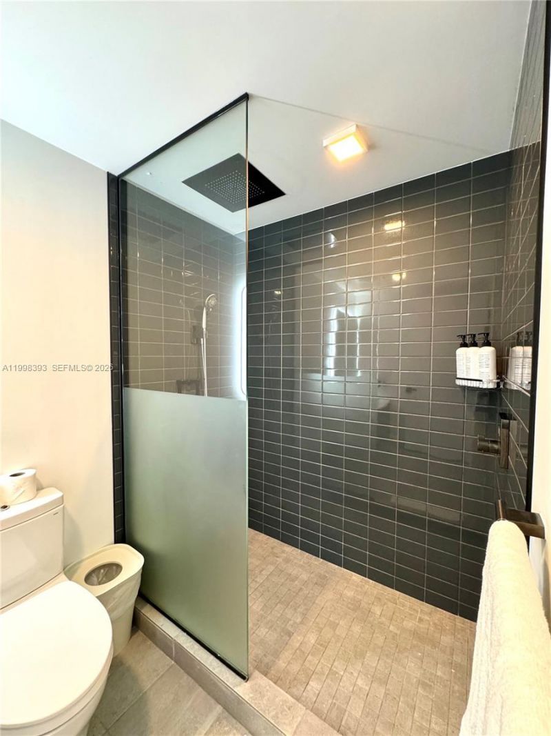 227 NE 2nd St, Unit 2306, Miami, FL 33132 Photo
