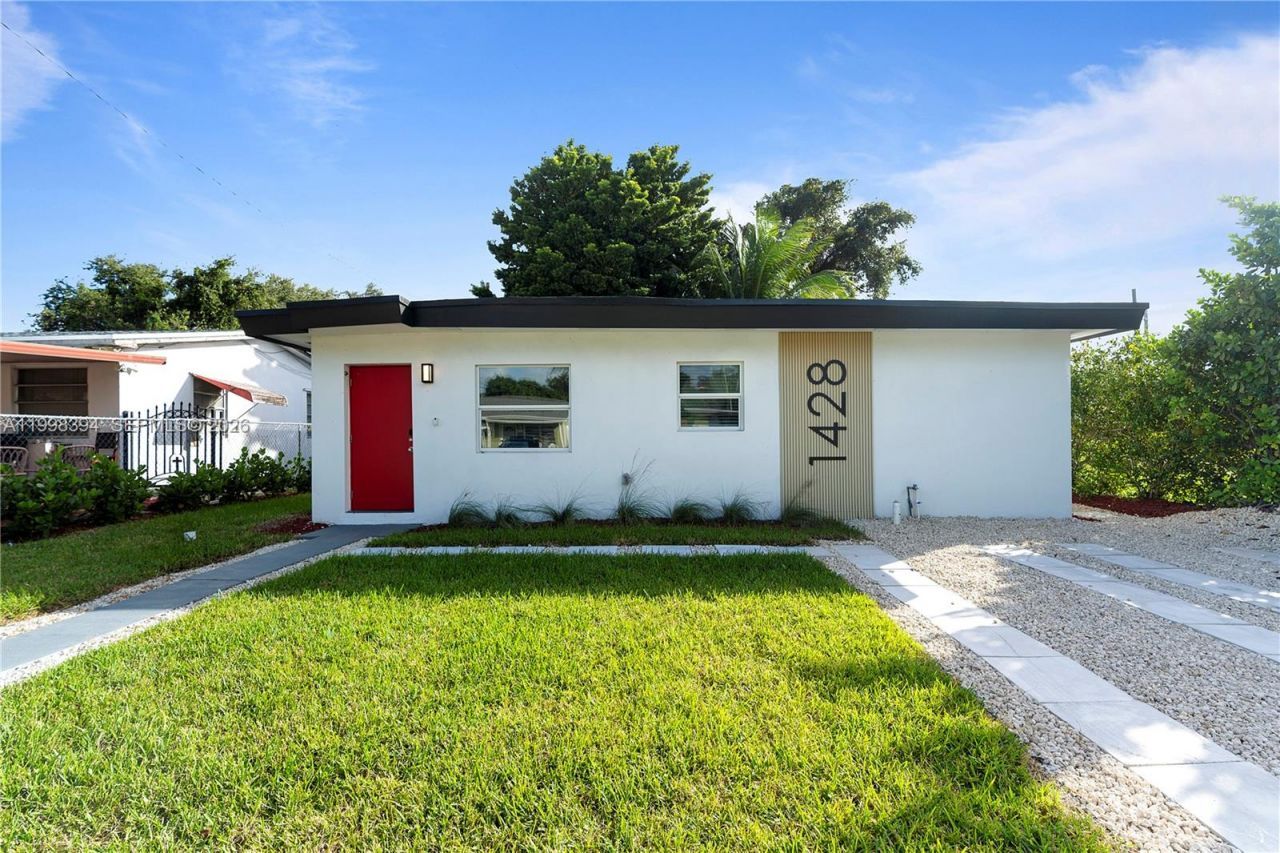 1428 NE 153rd Ter, North Miami Beach, FL 33162 Photo