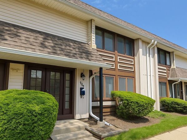 5567 Court F , Unit 5567, Hanover Park, IL 60133