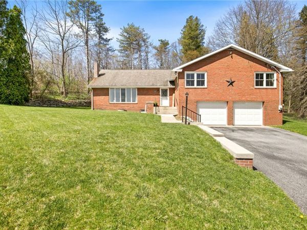 260 S Somerset Street, Stoystown, PA 15563