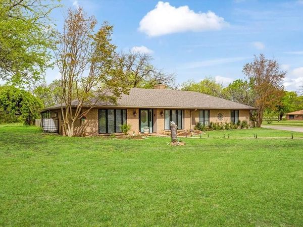 110 Bois D Arc Street, Tom Bean, TX 75491