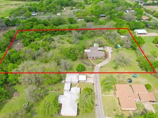 110 Bois D Arc Street, Tom Bean, TX 75491
