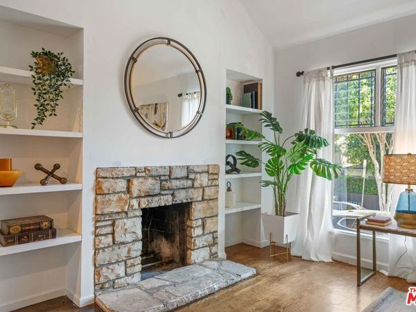 9039 Phyllis Avenue, West Hollywood, CA 90069