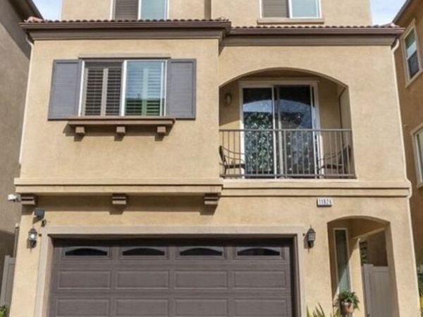 11926 Olive Glen Lane, Los Angeles, CA 90047