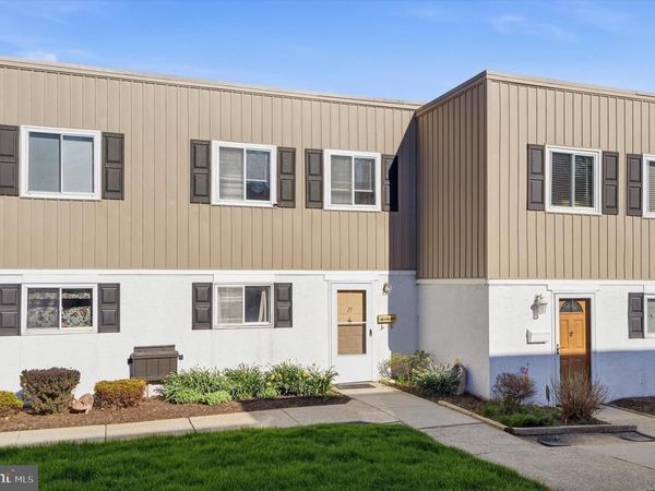 15 FORDS EDGE, ROYERSFORD, PA 19468