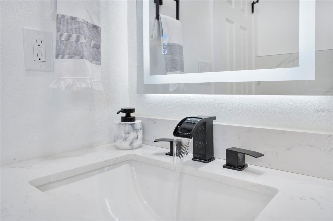 3925 De Kalb Drive, Orlando, FL 32839 Photo