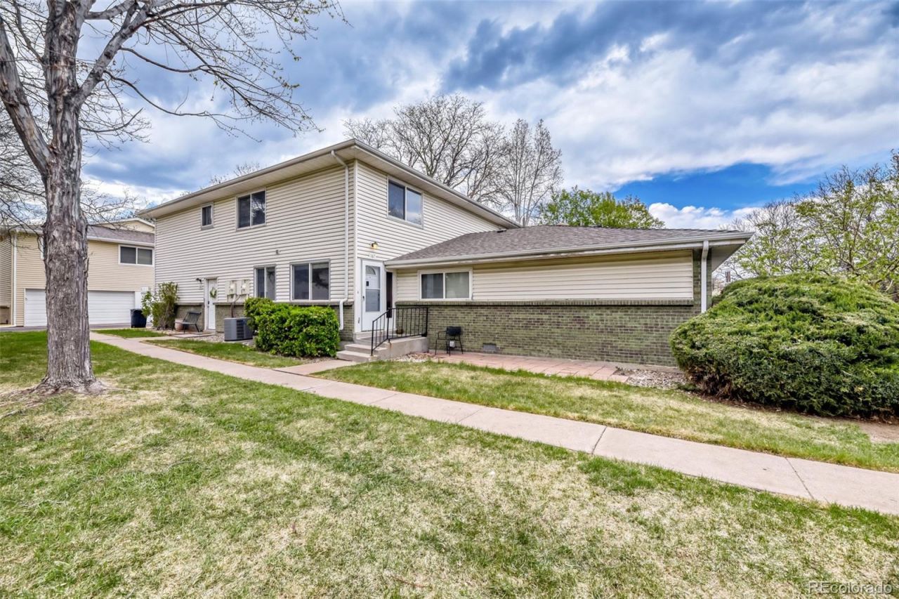 9195 E Lehigh Avenue, Unit 167, Denver, CO 80237 Main Photo