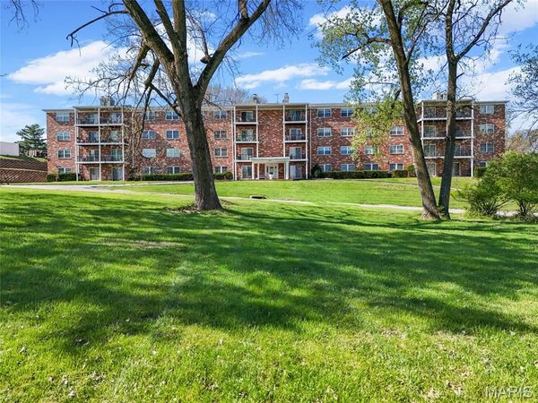 3107 Garnette Drive, Unit B1, Bridgeton, MO 63044