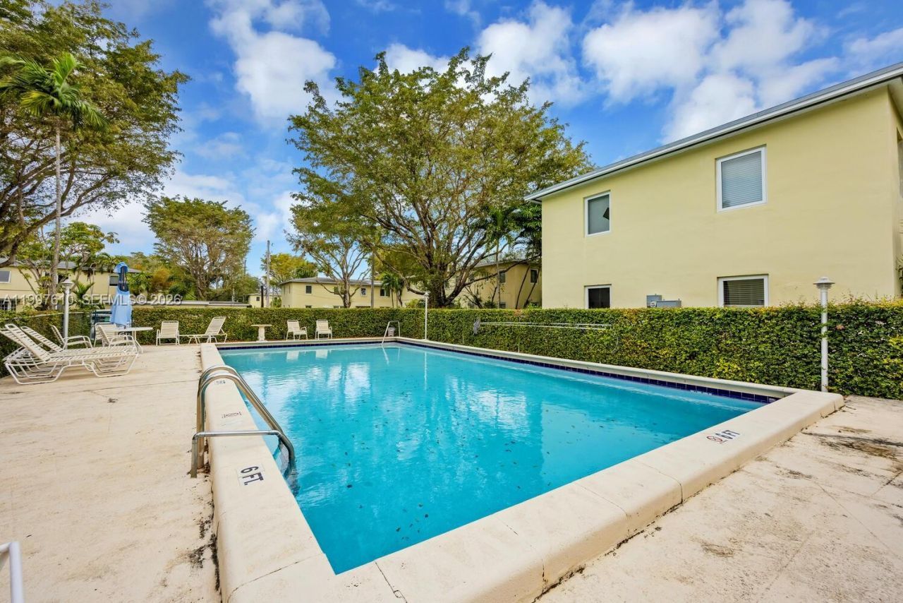 5510 SW 76th St, Unit C, Miami, FL 33143 Photo