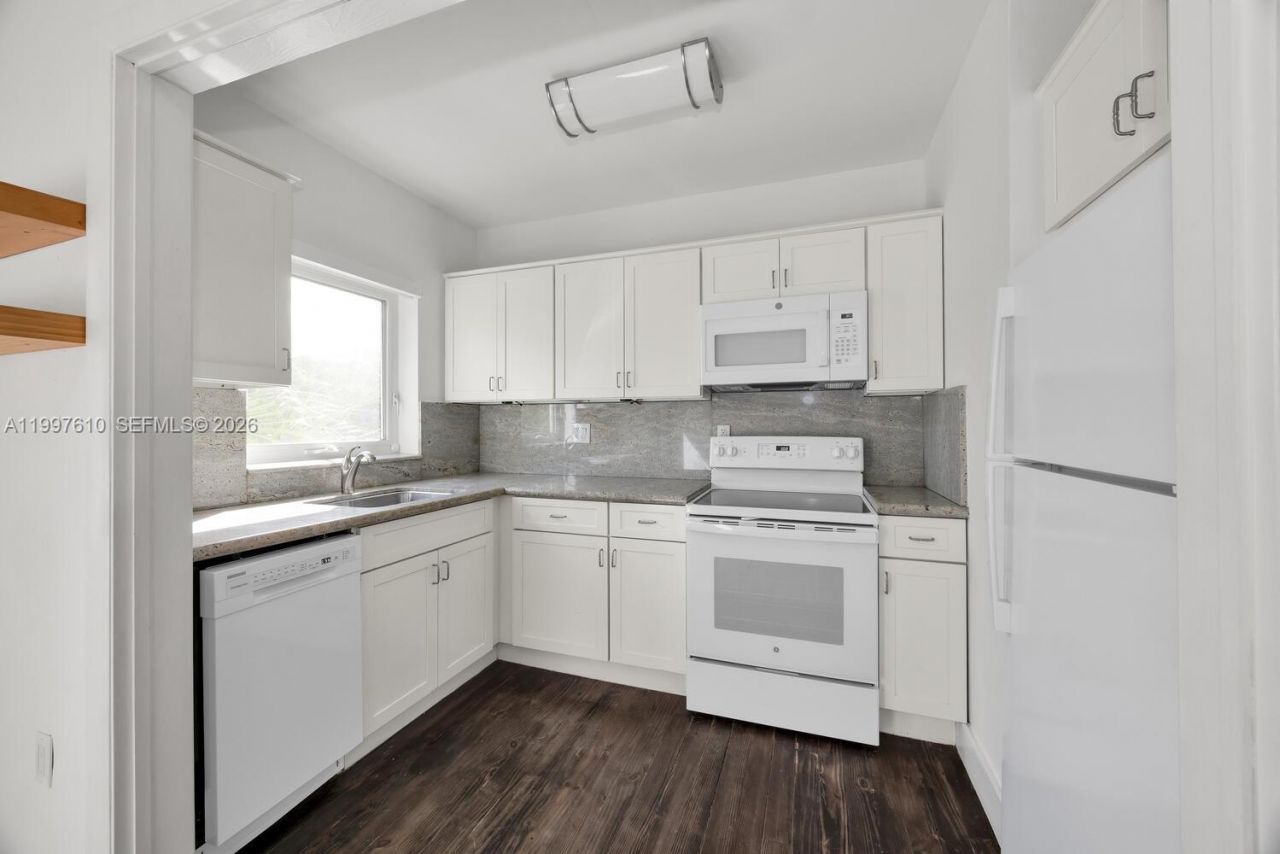 5510 SW 76th St, Unit C, Miami, FL 33143 Photo