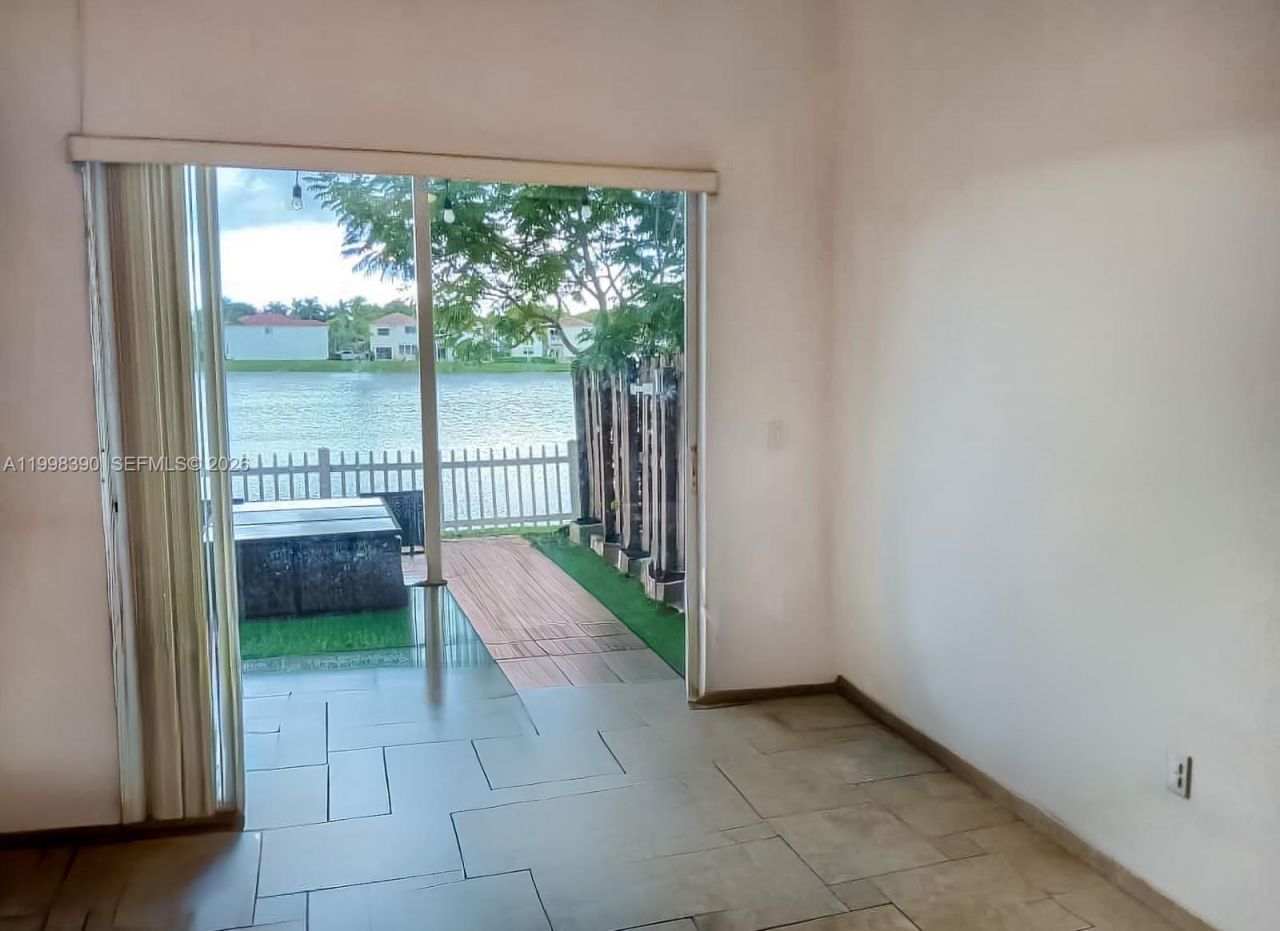 6814 NW 107th Pl, Doral, FL 33178 Photo