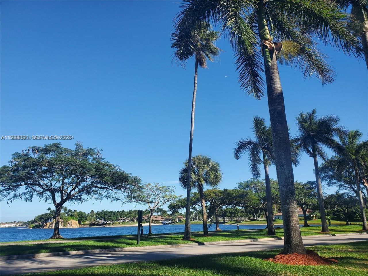 6814 NW 107th Pl, Doral, FL 33178 Photo