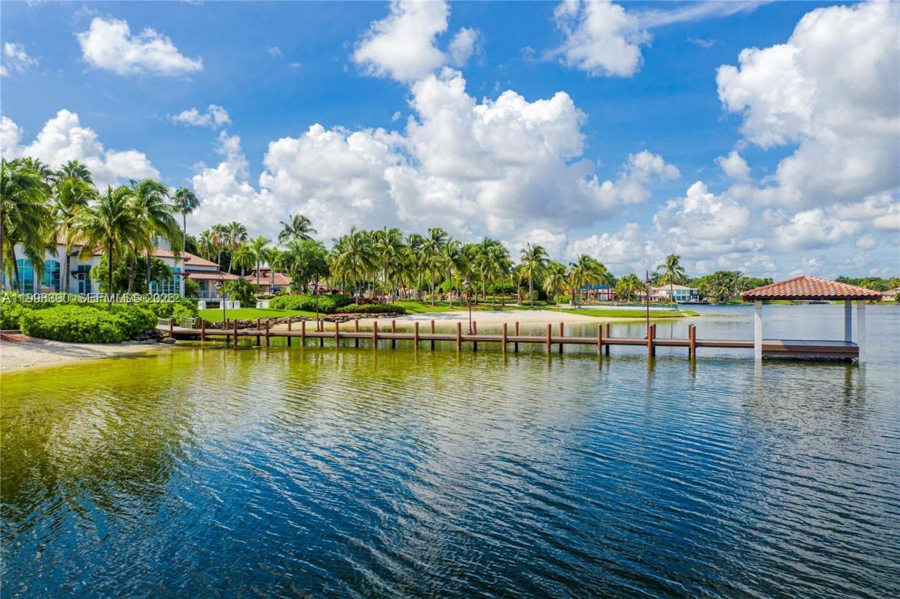 6814 NW 107th Pl, Doral, FL 33178 Photo