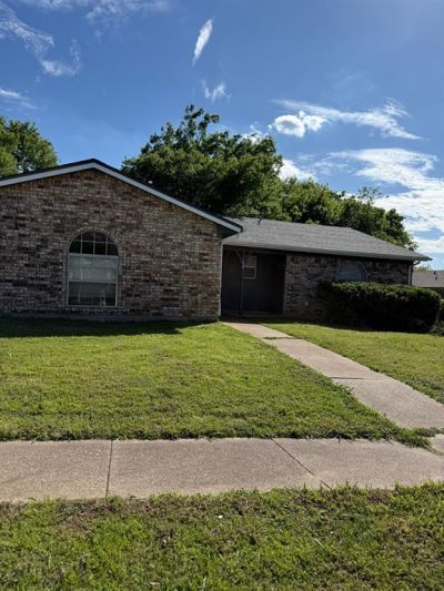 5901 Stardust Drive S, Watauga, TX 76148 Main Photo