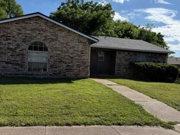 5901 Stardust Drive S, Watauga, TX 76148