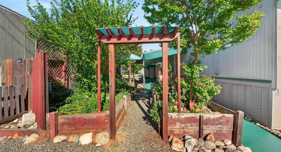 3945 Grass Valley Hwy #28, Auburn, CA 95602 Photo