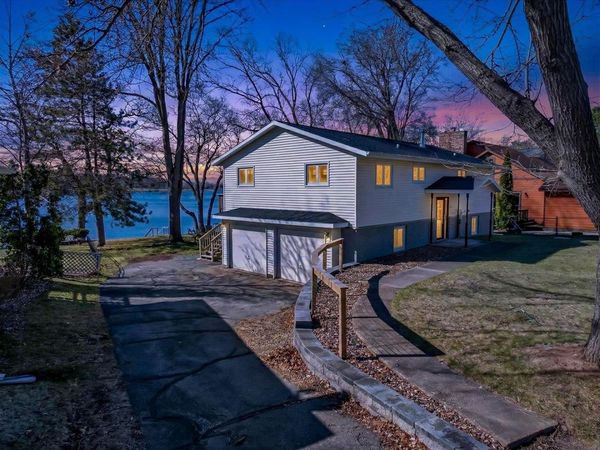 W5605 Island Drive, Pardeeville, WI 53954