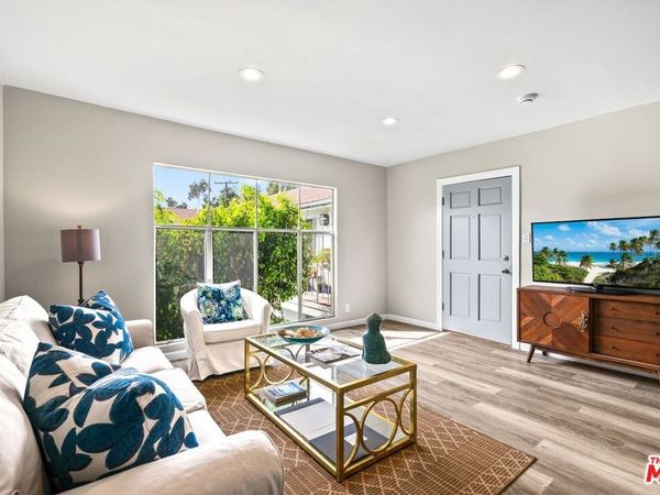 1222 Princeton Street, Unit 10, Santa Monica, CA 90404