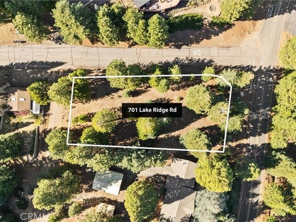 701 Lake Ridge Road, Lake Almanor, CA 96137