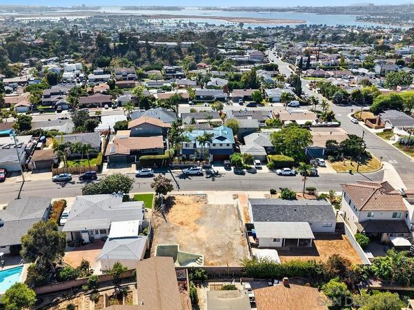 2545 Deerpark, San Diego, CA 92110