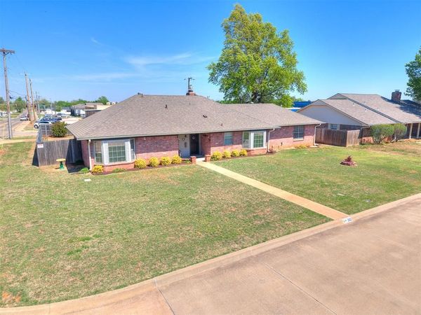 202 E Chicago Street, Shawnee, OK 74804