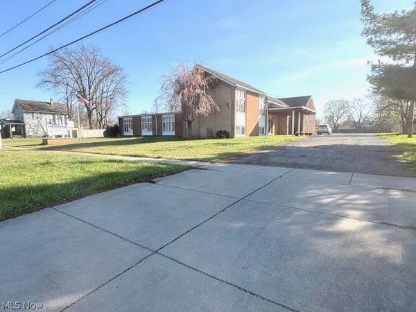 1951 Parkman Road , Warren, OH 44485