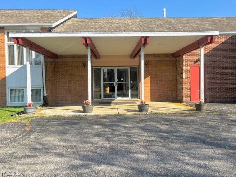 1951 Parkman Road, Warren, OH 44485 Photo 2