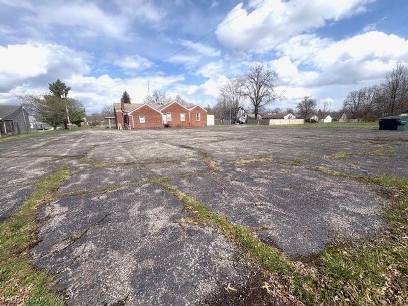 1951 Parkman Road, Warren, OH 44485 Photo 45