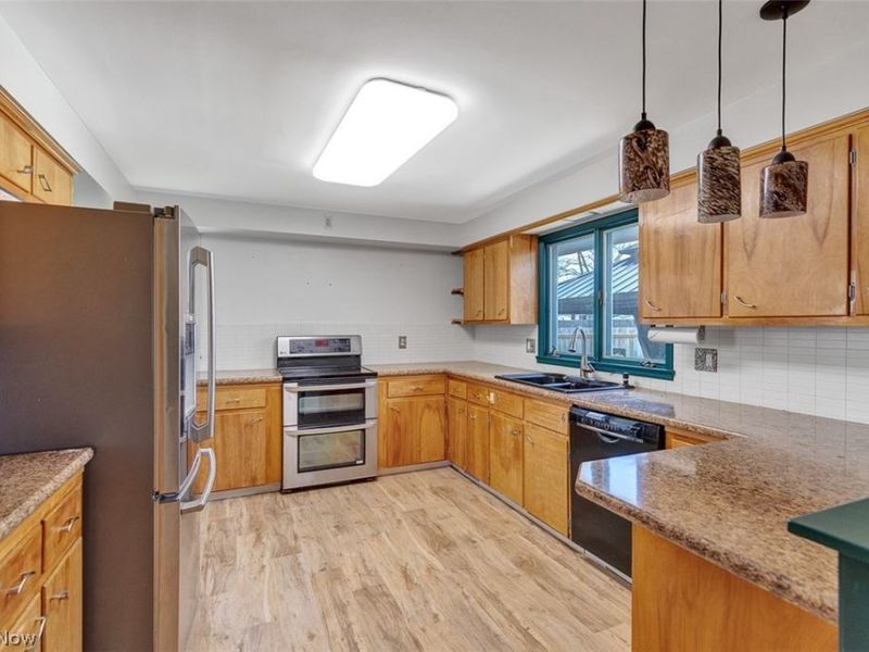 3827 Valleyview Drive, Lorain, OH 44053 Photo 10