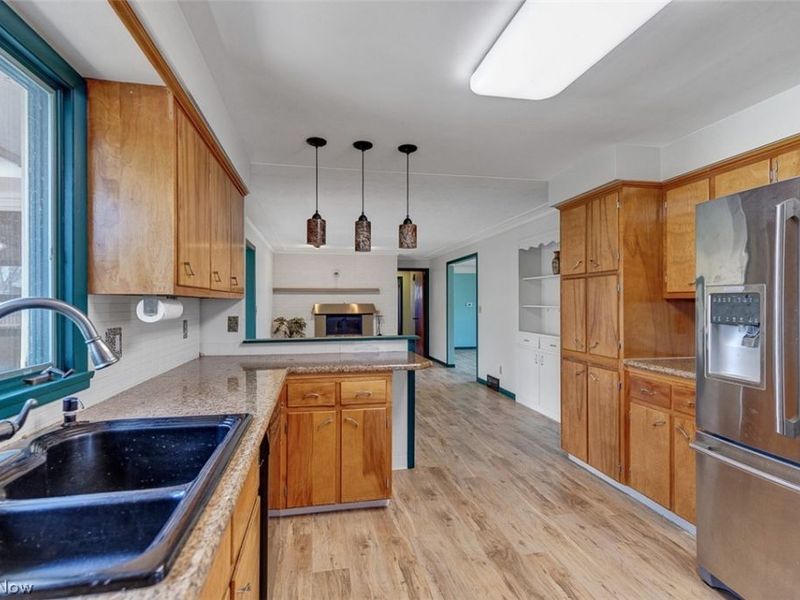 3827 Valleyview Drive, Lorain, OH 44053 Photo 12