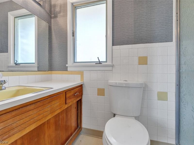 3827 Valleyview Drive, Lorain, OH 44053 Photo 21