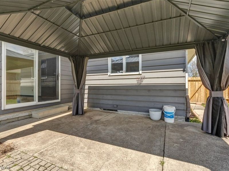 3827 Valleyview Drive, Lorain, OH 44053 Photo 32