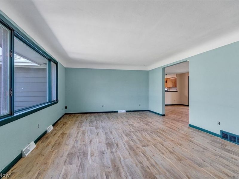 3827 Valleyview Drive, Lorain, OH 44053 Photo 4