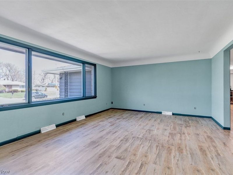 3827 Valleyview Drive, Lorain, OH 44053 Photo 6