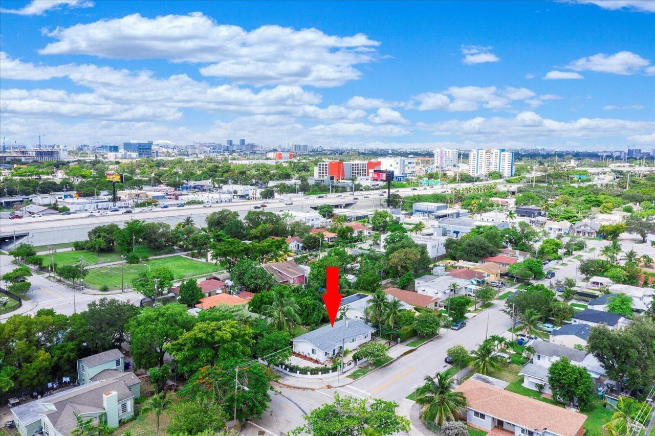 100 NW 40th Street, Miami, FL 33127 Photo