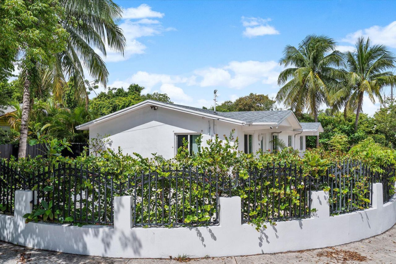 100 NW 40th Street, Miami, FL 33127 Photo